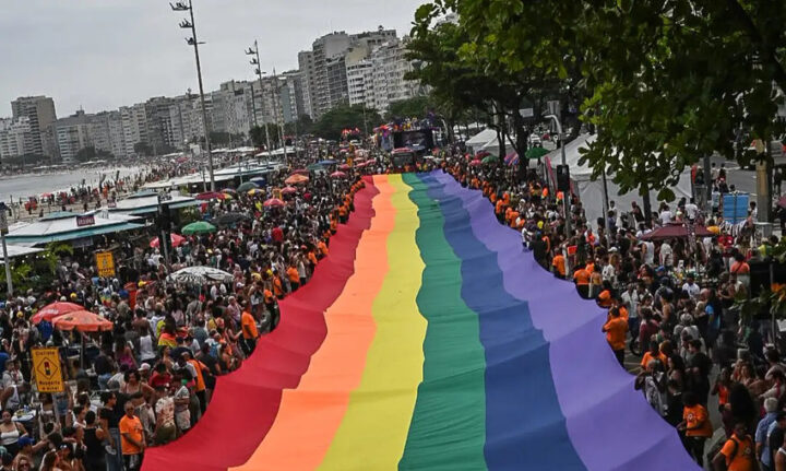Parada do Orgulho LGBTI+ do Rio divulga tema de 2026; confira