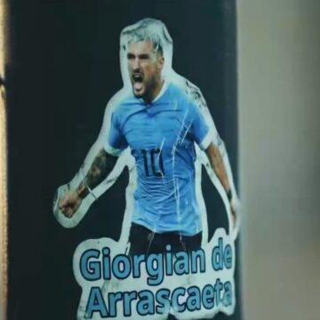 VÍDEO: Uruguai divulga convocados ao som de rock e leva 7 nomes do futebol brasileiro
