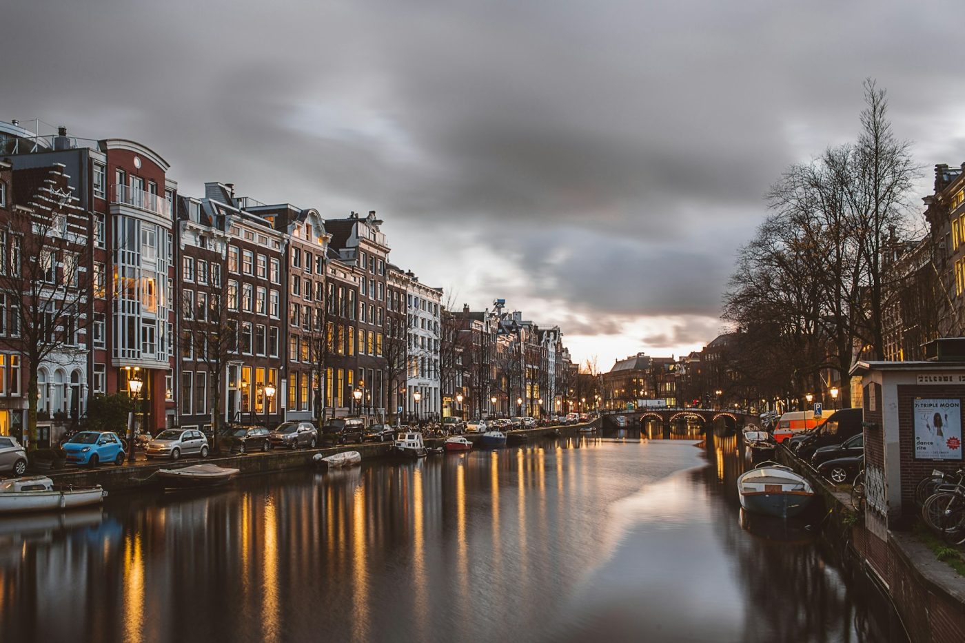 Amsterdã proíbe publicidade de carne e carros nas ruas; entenda