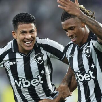 Botafogo vence Racing e garante vaga no mata-mata da Sul-Americana; veja melhores momentos