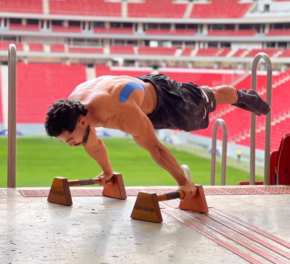 Atleta baiano da calistenia disputa torneio nacional visando vaga em mundial na Itália