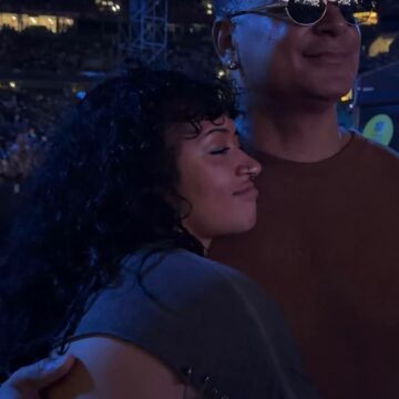 Filha de Xanddy vai ao show de Djavan em Salvador e celebra: “Sonho realizado”