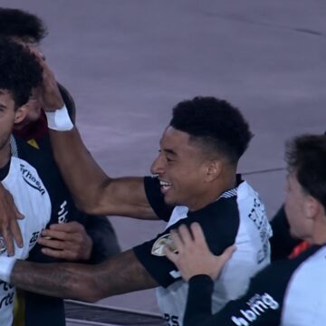 Corinthians arranca empate com Santa Fe e fica perto das oitavas da Libertadores