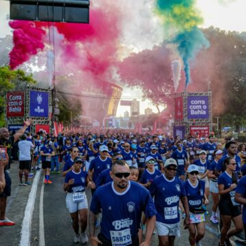 Corrida do Bahêa reúne milhares de pessoas em Salvador