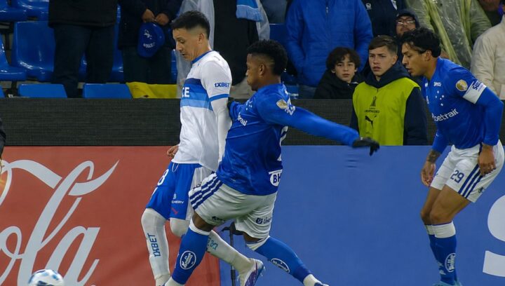 Cruzeiro empata com Universidad Católica e segura vice-liderança na Libertadores; veja lances