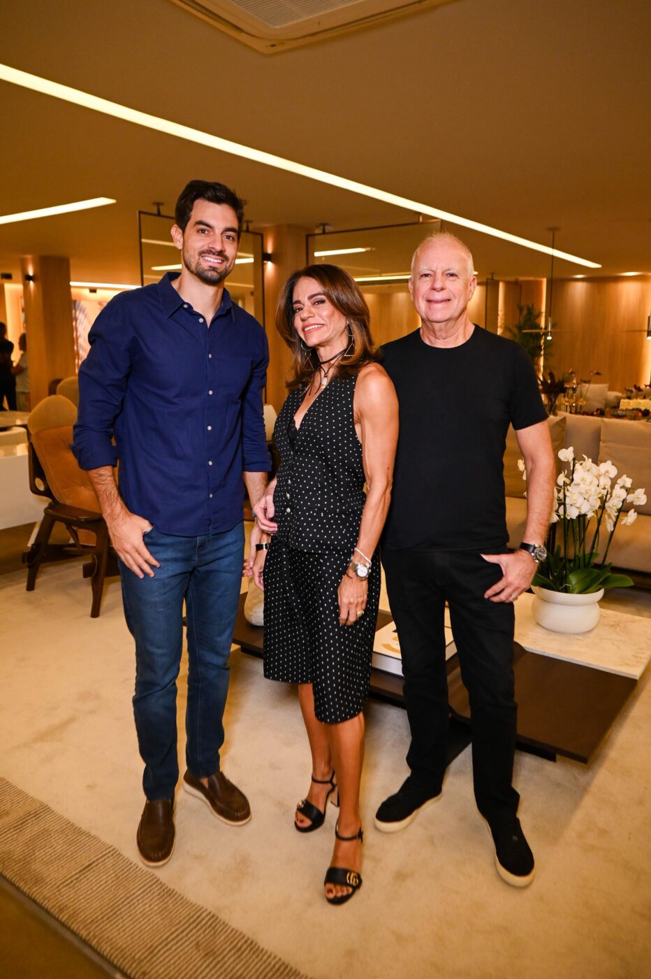 Vitor, Roberta e Paulo Coelho