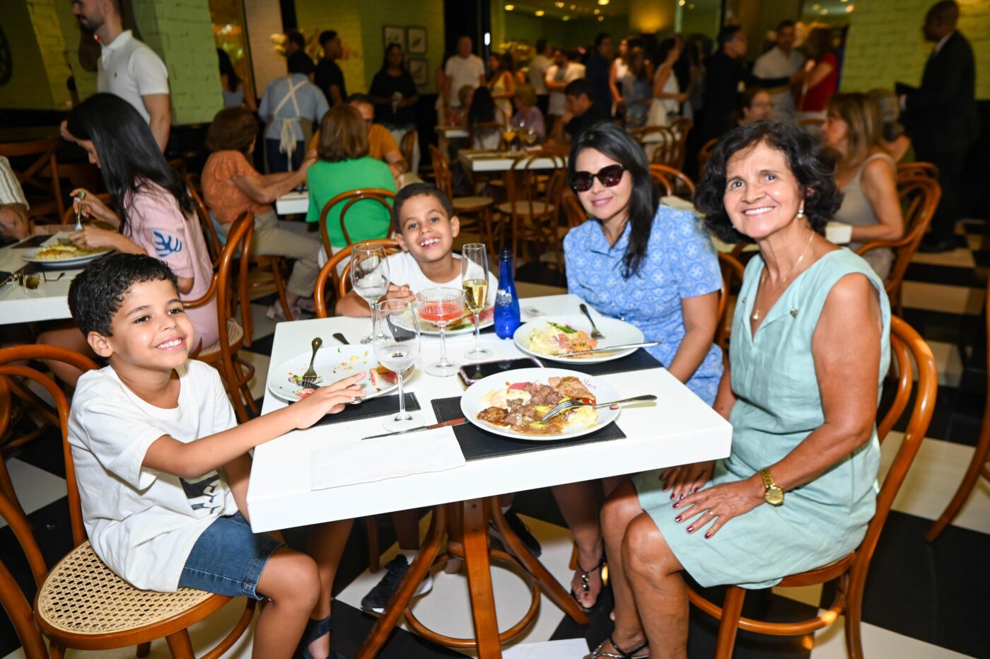 Thor, Theo, Jamille Miranda e Fátima Miranda
