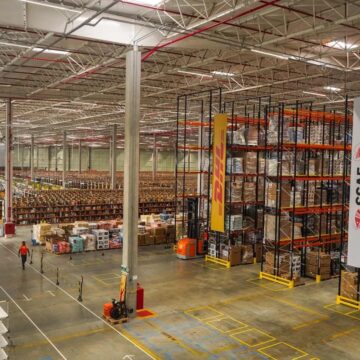 Amazon inaugura 2º maior centro de distribuição do país e promete entregas em poucas horas em Salvador