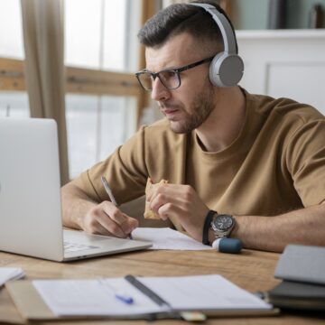 FGV abre inscrições para mestrado gratuito sobre primeira infância; veja como participar