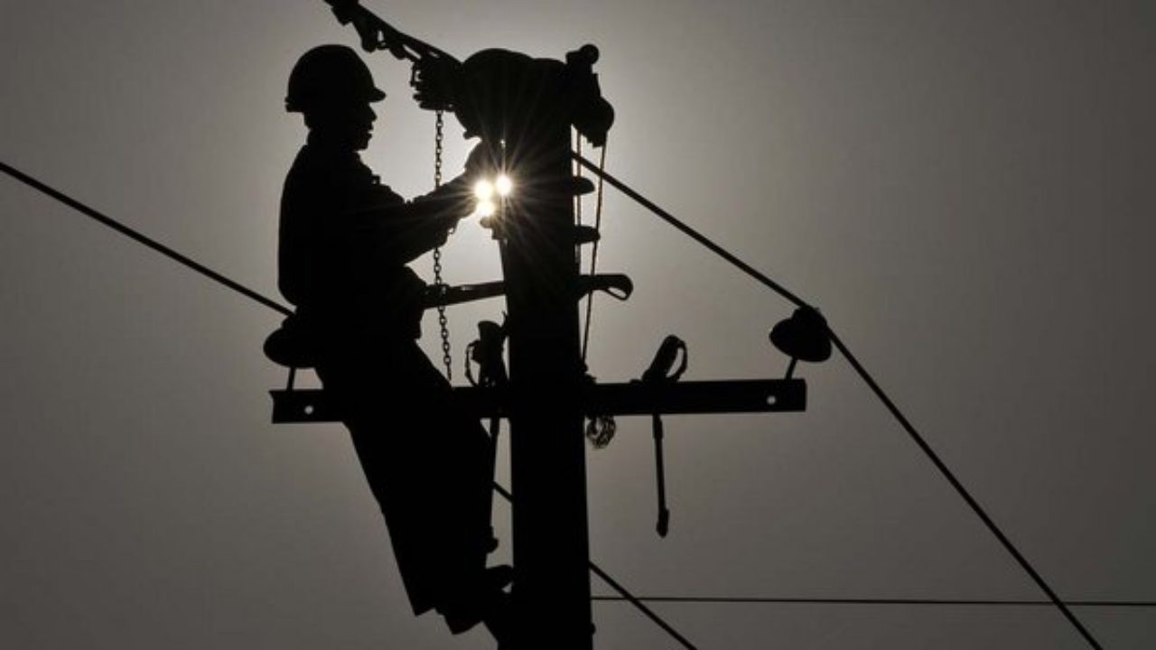 Faltou energia e água por causa da chuva? Confira os direitos do consumidor