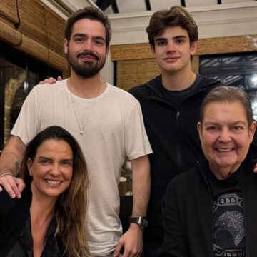 Filho de Faustão fala sobre rotina do pai longe da TV: “Fica vendo a vida dos outros”