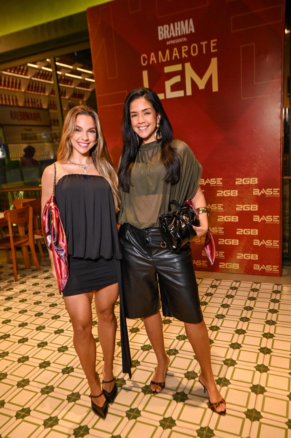 Luize Esteves e Ludmila Bastos