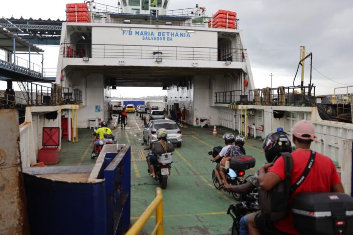 Sistema Ferry-Boat deve receber 104 mil passageiros durante feriado de Corpus Christi