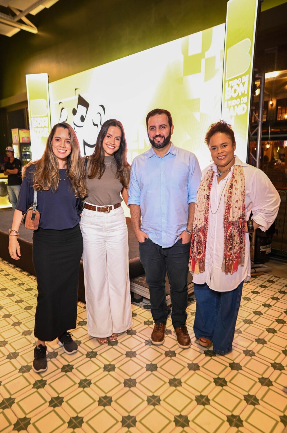 Letícia Martins, Lara Santos, João Figueiredo e Nana Melo