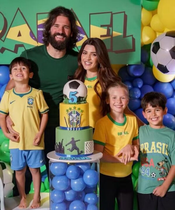 Filho de Alisson ganha festa de aniversário com tema da seleção brasileira