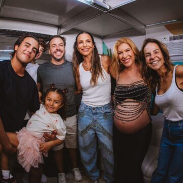 Filho de Ivete e filha de Léo Santana acompanham show dos pais em Salvador