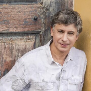 Flávio Venturini faz show especial de Dia das Mães na Concha Acústica