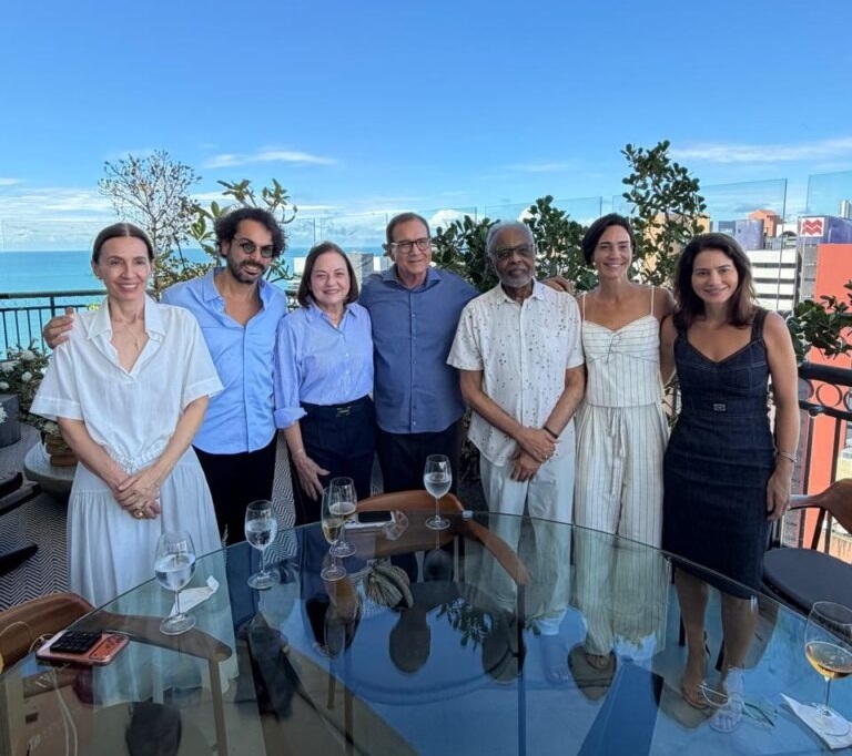 Flora e Gilberto Gil participam de almoço em torno dos 80 anos de Beto Studart em Fortaleza