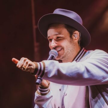 Cantor Israel, da dupla com Rodolffo, sofre acidente de carro