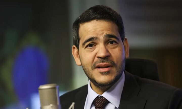 Lula diz que vai indicar novamente Jorge Messias ao STF