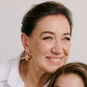 Filha de 29 anos de Lilia Cabral emociona ao homenagear atriz no Dia das Mães