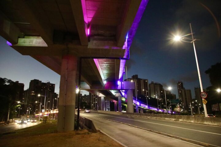 Monumentos de Salvador ganham iluminação especial para campanhas em maio