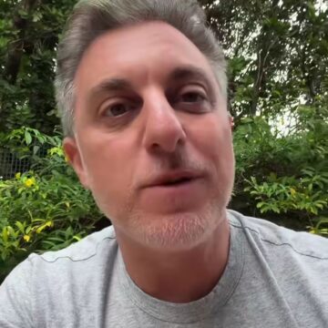 Luciano Huck se pronuncia após repercussão de fala sobre Bolsa Família citar cidade baiana