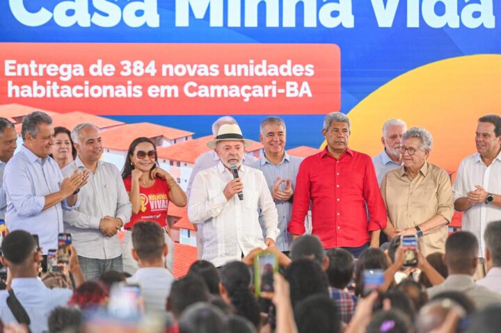 ‘Nas eleições é fundamental que o voto seja baseado na verdade, em pessoas reais’, diz Lula ao falar sobre IA em evento na BA