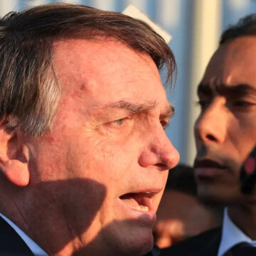 Jair Bolsonaro tem alta hospitalar após passar por cirurgia no ombro