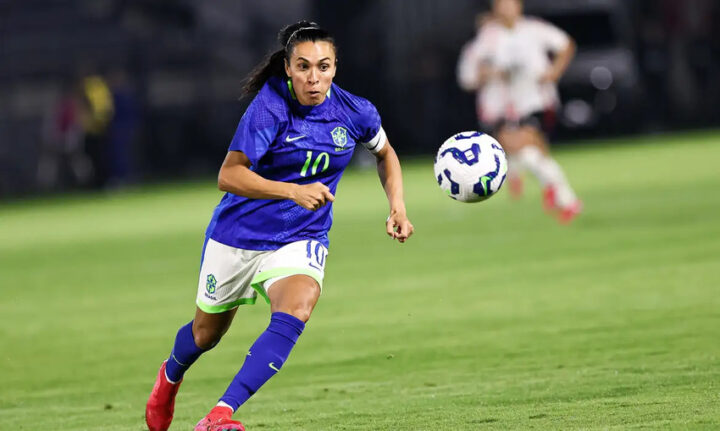 Marta volta à seleção brasileira para dois amistosos contra EUA