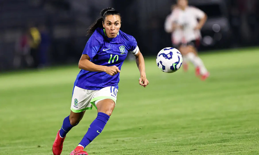 Marta volta à seleção brasileira para dois amistosos contra EUA