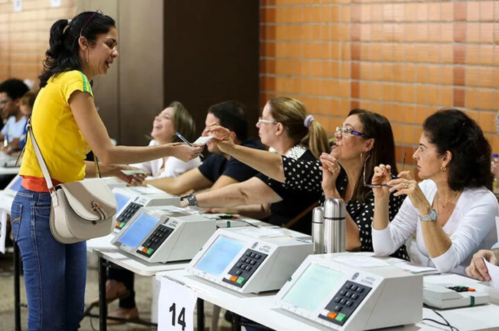 Projeto propõe meia-entrada para quem trabalhar nas eleições na Bahia
