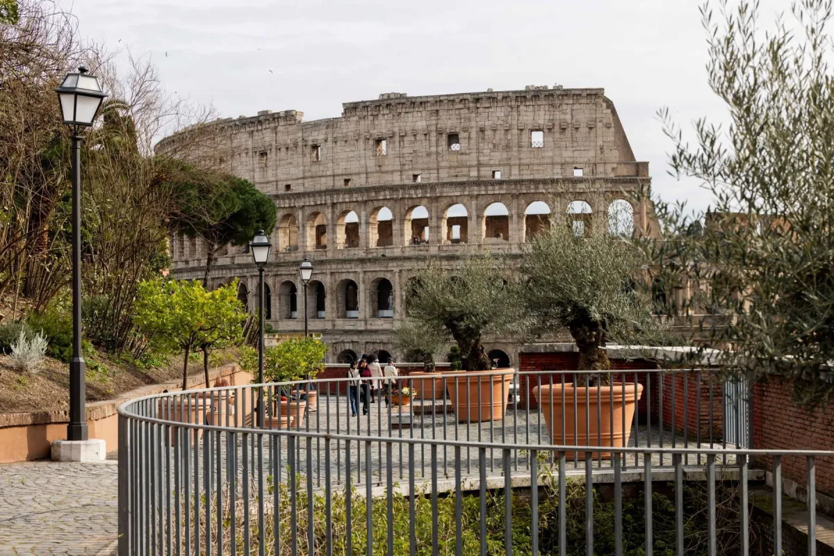 Roma reabre mirante gratuito com vista especial para o Coliseu; veja fotos