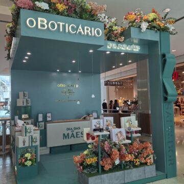 O Boticário promove ativação de Dia das Mães com brindes em shopping de Salvador