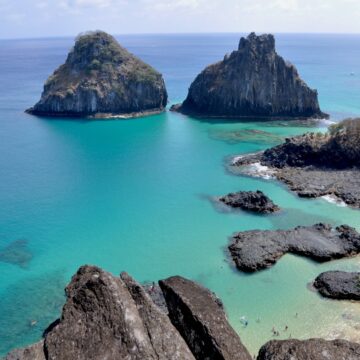 Brasil tem duas praias entre as 50 melhores do mundo; veja quais
