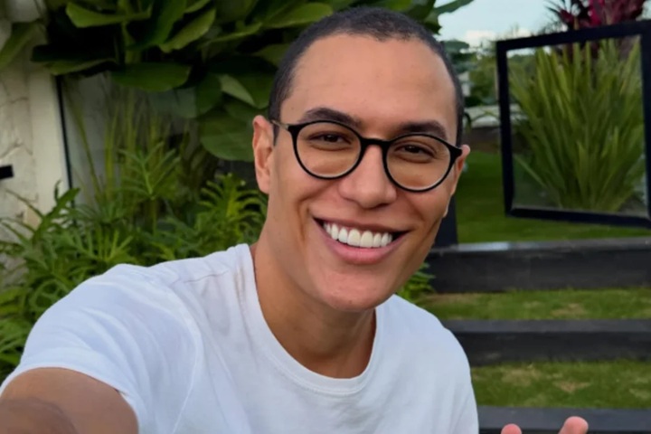 Dono da página Choquei comemora saída da prisão: ‘Acabou o pesadelo’