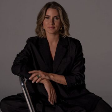 Sabine Rosas celebra 10 anos de carreira e anuncia participação na CASACOR Bahia 2026