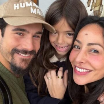 Nicolas Prattes faz aniversário e ganha declaração romântica de Sabrina Sato: “Nosso Zezé”