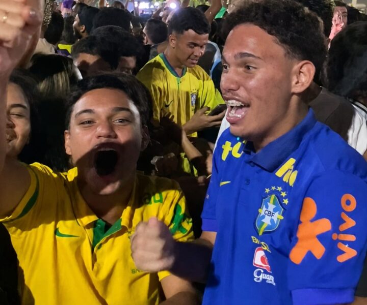 VÍDEO: Torcida festeja convocação de Neymar do lado de fora do Museu do Amanhã