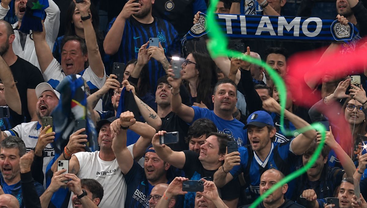 Inter de Milão vence o Parma e confirma título italiano no San Siro; veja gols