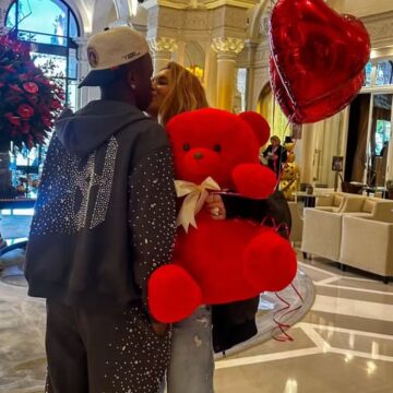 Virginia reaparece após fim do namoro com Vini Jr. e surge agarrada ao filho: “O amor da minha vida”