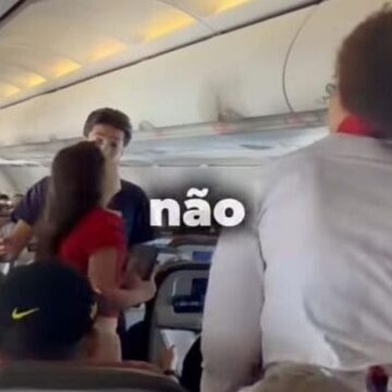 VÍDEO: Pastora mirim de 10 anos viraliza após tentar pregar em avião