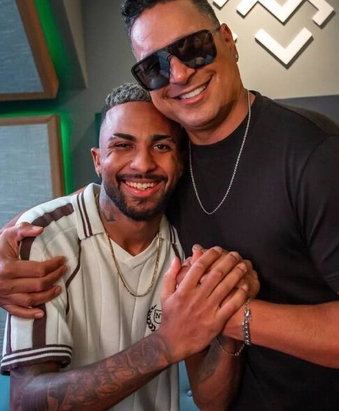Xanddy lamenta morte do cantor Zau O Pássaro: “Menino doce”