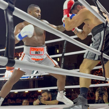 Kléber Bambam vence Davi Brito por nocaute técnico no Fight Music Show