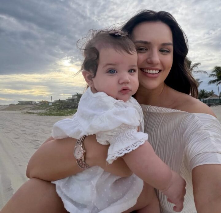 Rafa Kalimann mostra Zuza sorridente em dia de praia; veja fotos