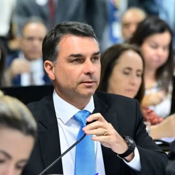 TSE manda suspender pesquisa que apontou queda de Flávio Bolsonaro após caso Banco Master