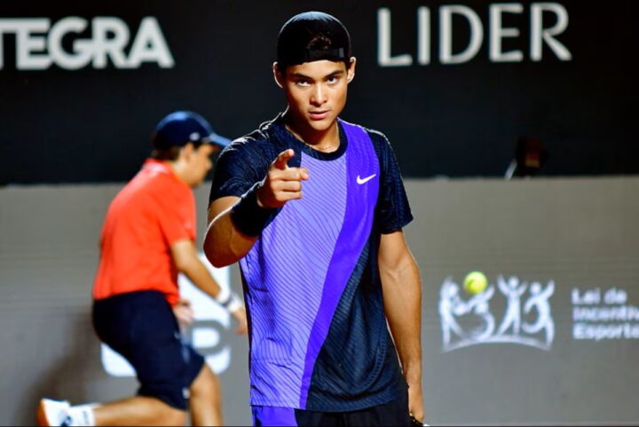 Brasileiro Guto Miguel avança à final juvenil de Roland Garros e tenta feito inédito para o país