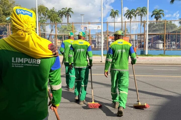 Coleta de lixo volta ao normal em Salvador após acordo com trabalhadores
