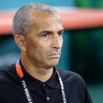 Técnico da Tunísia é demitido após goleada e se junta a raro grupo de técnicos dispensados durante Copas