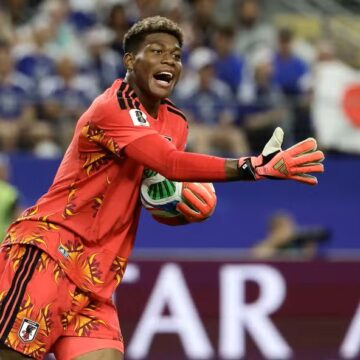 Conheça Zion Suzuki, primeiro goleiro negro do Japão em uma Copa do Mundo